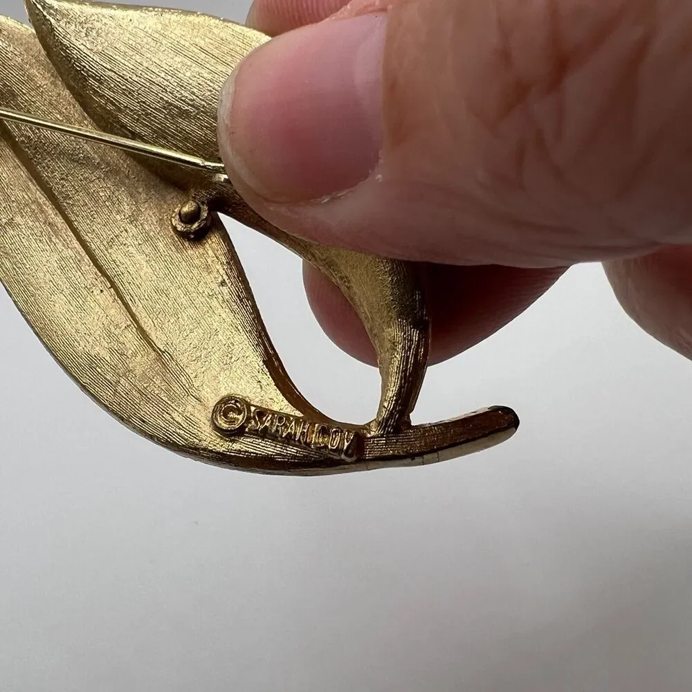 Sarah Coventry White Enamel‎ Gold Leaf Brooch Pin MCM Signed Vintage